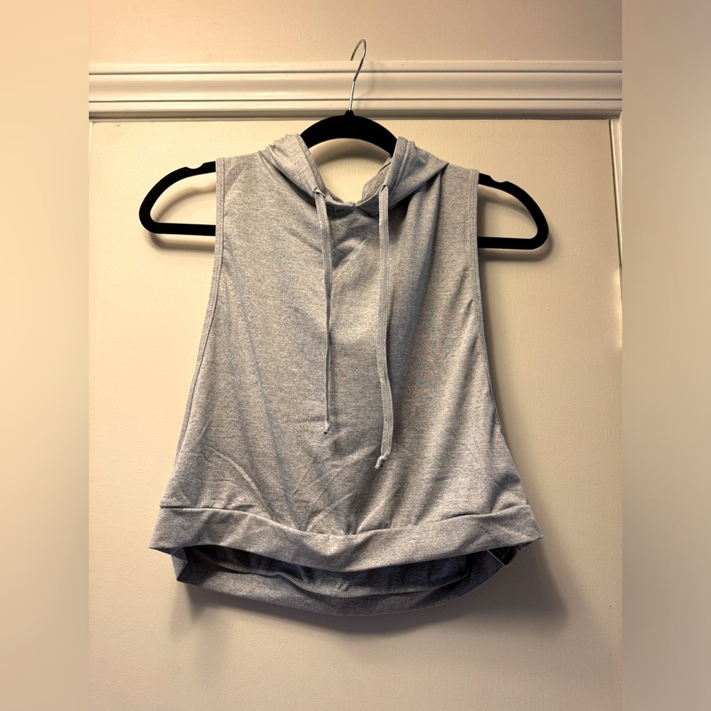 NWOT Gray Sleeveless Hoodie Top Size Medium